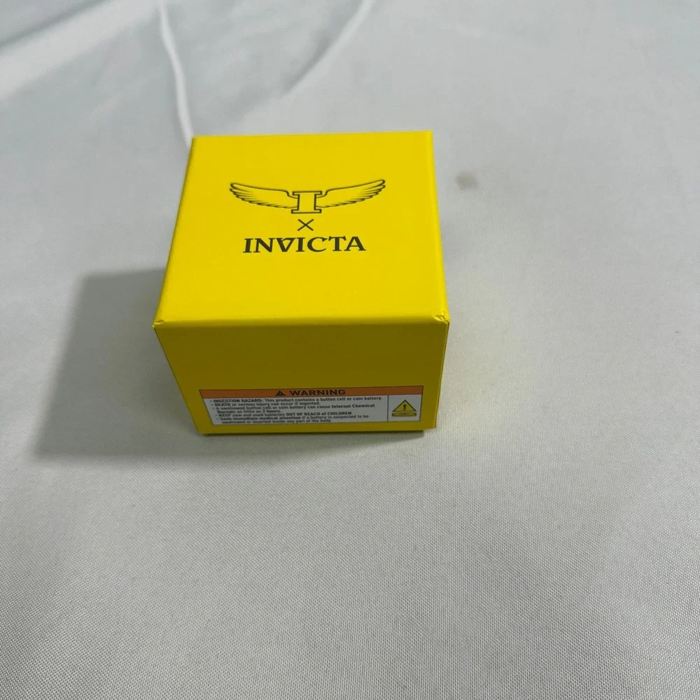 NWT Invicta 69038 Watch Mens Green Silver Gold Two Tone Diver Style Luxury
